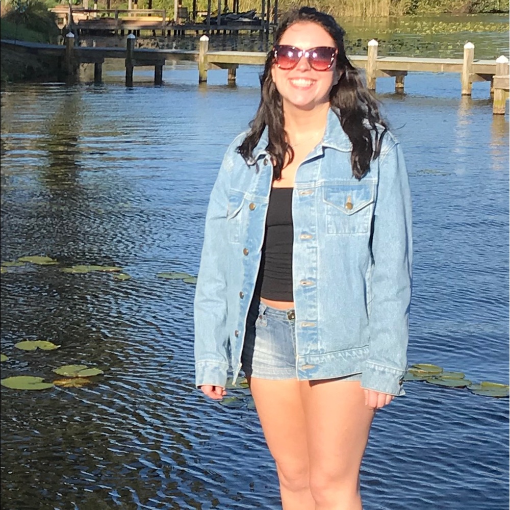 Meet your Posher, Emily